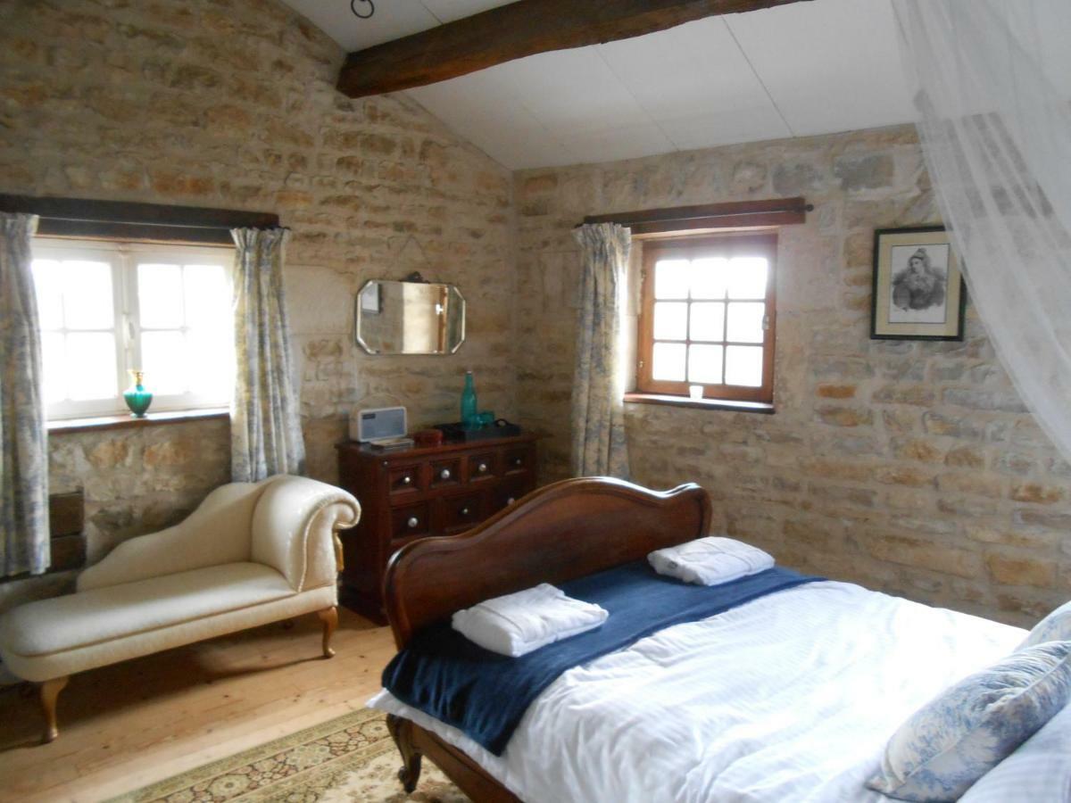 Chat Noir Gite et Chambre D'Hotes Genouille  Extérieur photo